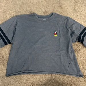 DISNEY dark grey cropped mickey shirt